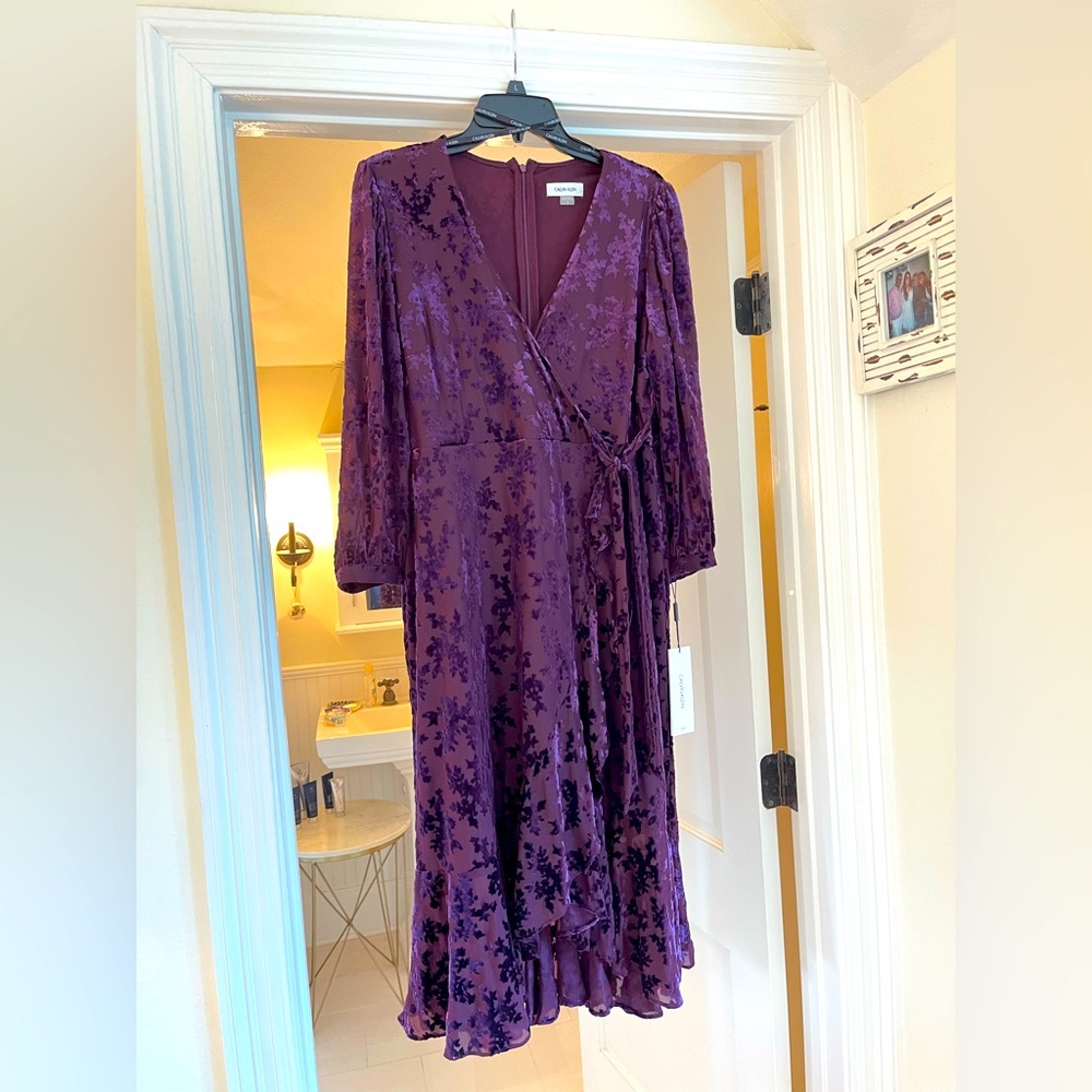 Calvin Klein NWT size 14 wine/purple brocheid dress.